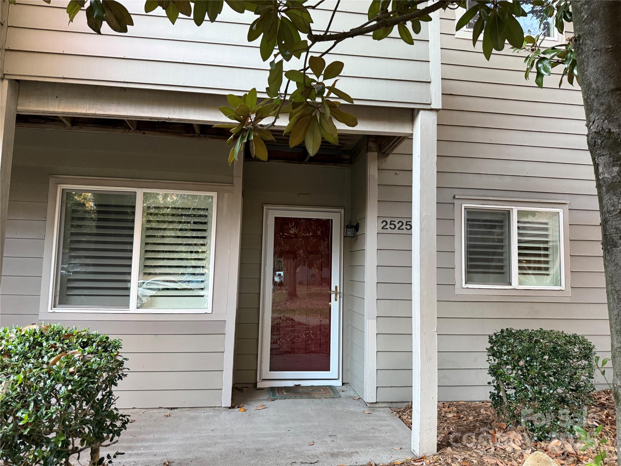 2525 Stockbridge Drive