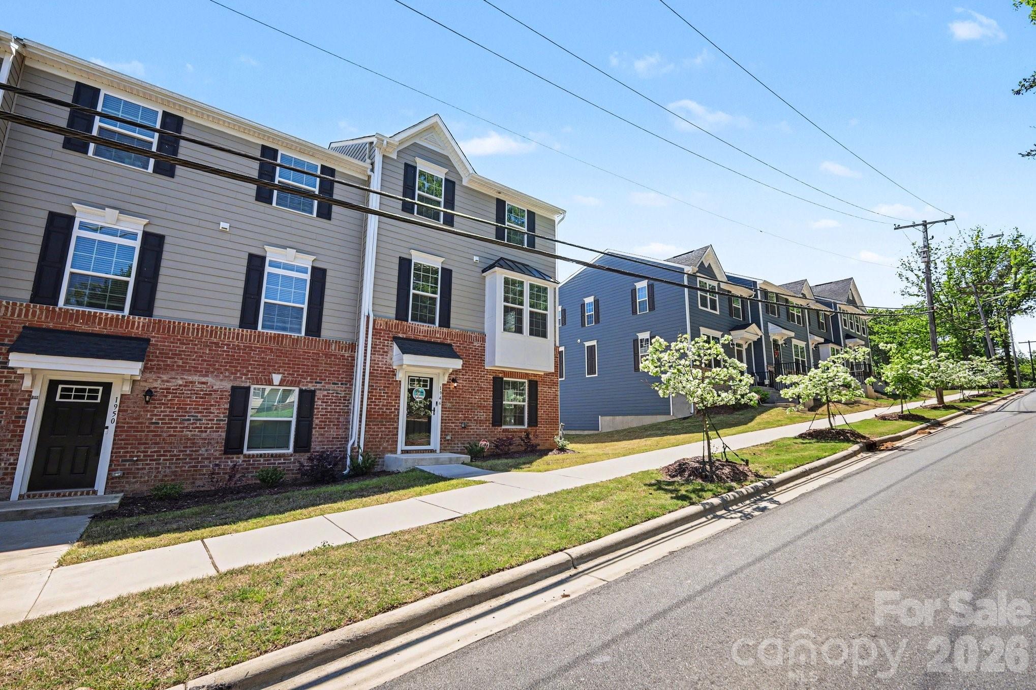 1946 Tupelo Grove Lane