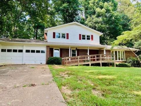 Photo of 2660 Tiffany Street, Conover, NC 28613 (MLS # 4275651)