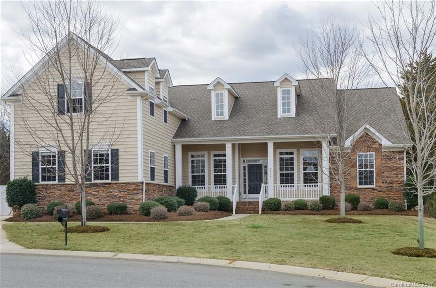 Fall in LOVE w/this home in the Parks!AWESOME Floor-plan! Master + 3 Beds/Main Floor! Open Floor-plan! Custom Kitchen w/ Island,Granite,SS appls+Brand NEW French Refrig & wrap-around bar! HUGE Great room w/Gas Logs FP & Built ins! Office & Formal Dining Room! Dual Staircases,1 leads to Bedroom/Bonus other Leads to Bed/Bonus + Full Bath!NEW White Vinyl Privacy Fence installed! Screen Porch out-back!Garage is 2.5 w/Workshop inside! All new Painting, lighting & plumbing fixtures!Bring your Buyers!!