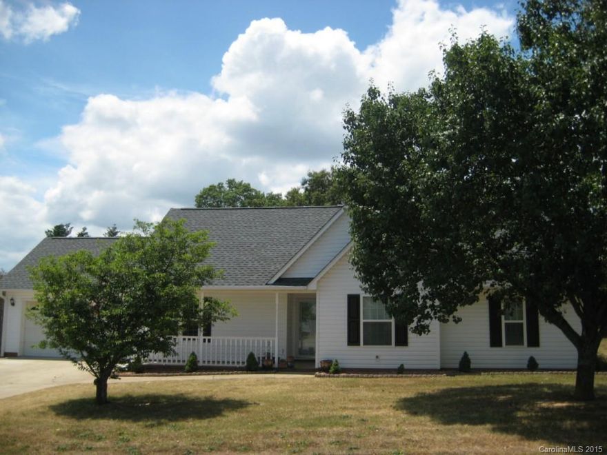 Great location. Vaulted family room w/new gas logs, kitchen w/gas stove (2007), DW (2007), microwave (2015), washer & dryer stay (electric & gas hook up for dryer), vinyl siding, windows, roof & Gutters (2014), workshop, water company is Riverview.