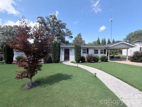 Photo of 449 Virginia Avenue, Statesville, NC 28677 (MLS # 4417824)
