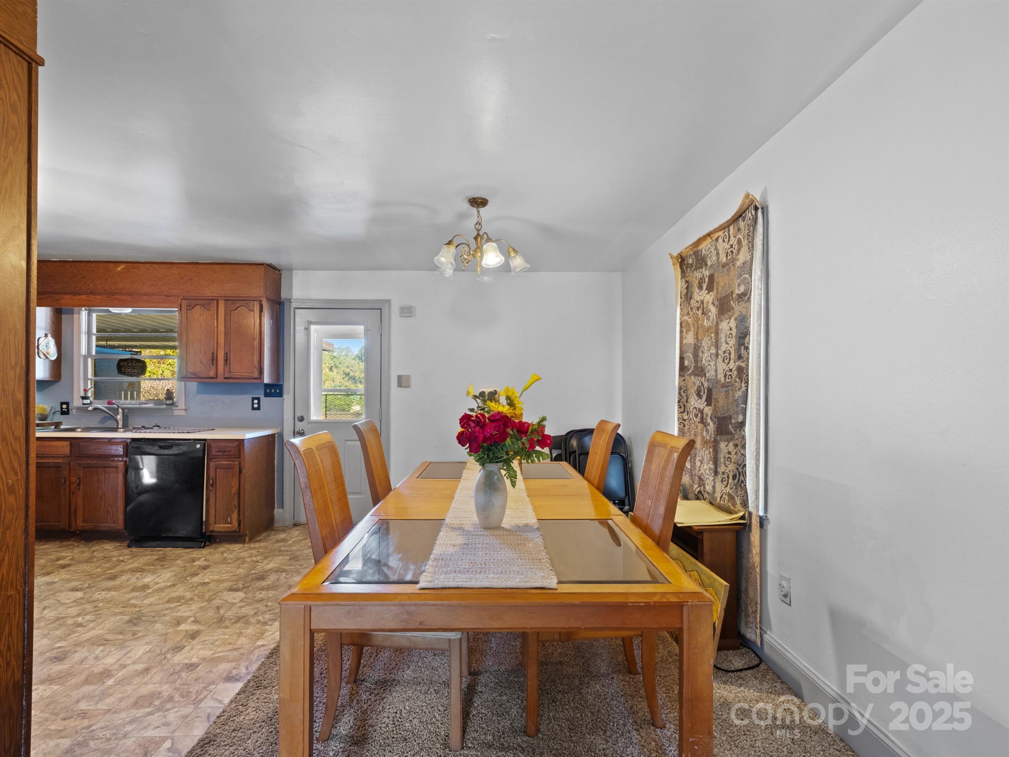 316 W Sandy Ridge Road