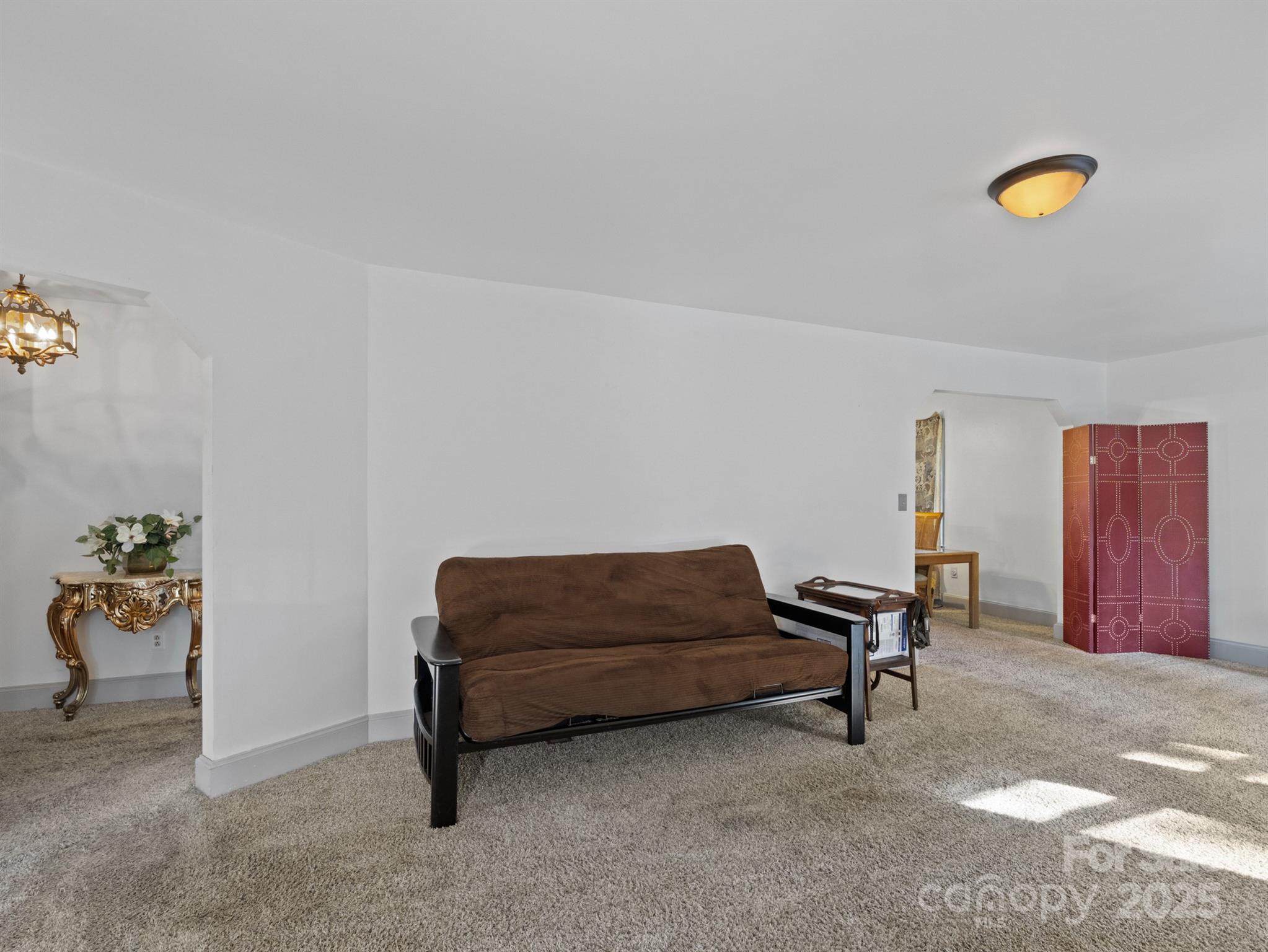 316 W Sandy Ridge Road