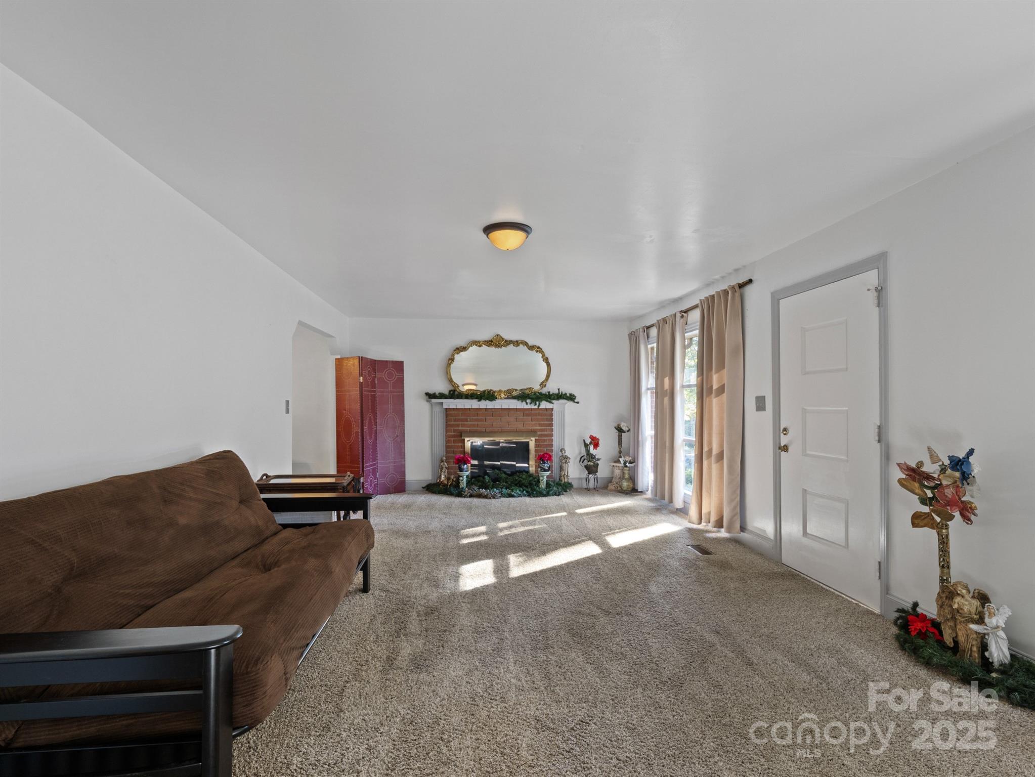 316 W Sandy Ridge Road