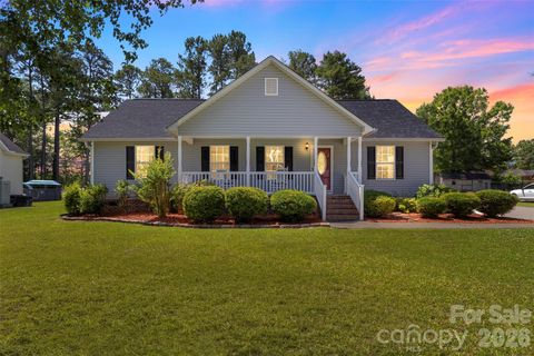 Photo of 2004 Hunters Ridge Road, Lancaster, SC 29720 (MLS # 4393160)
