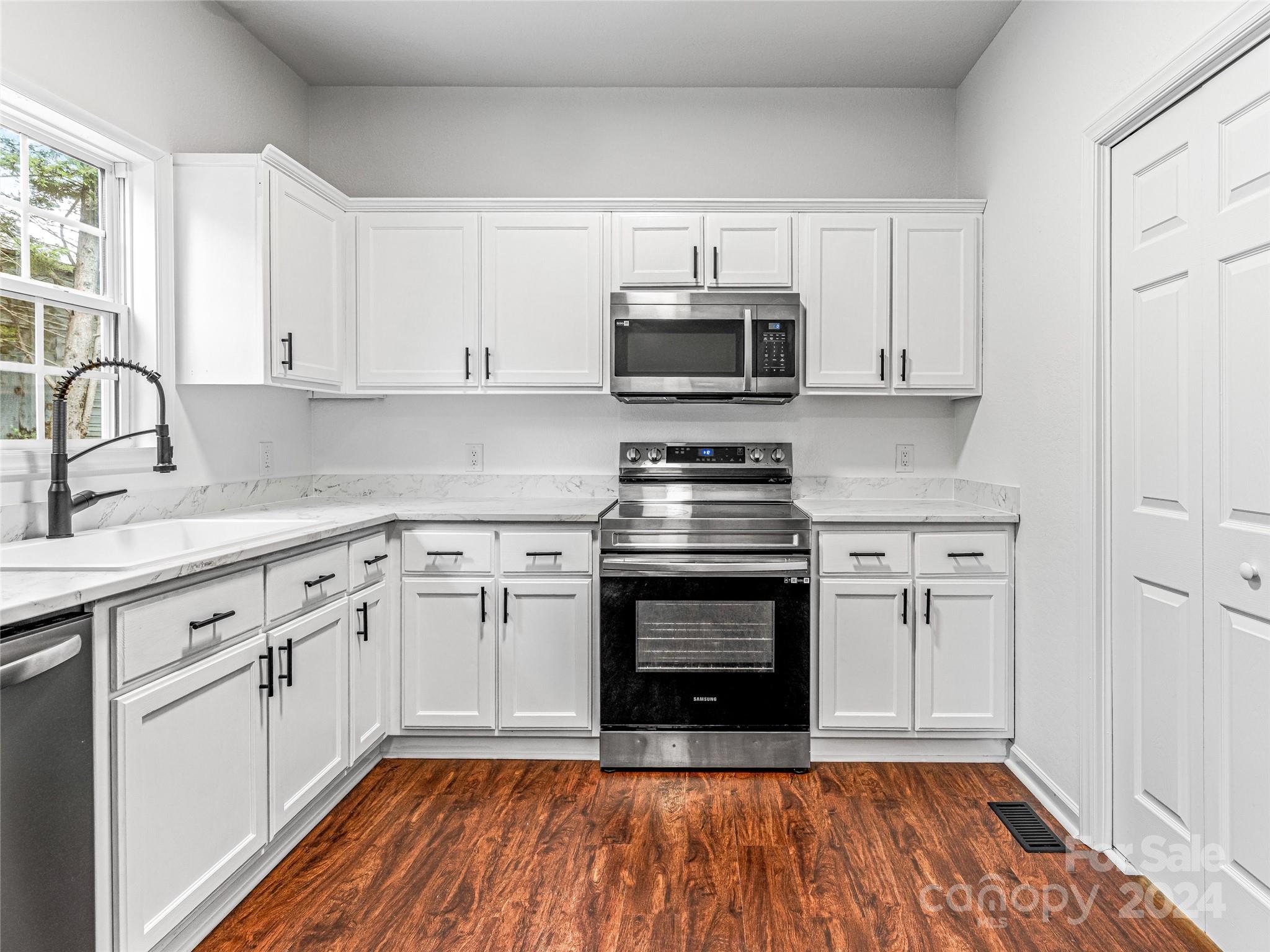 King's Court - Residential