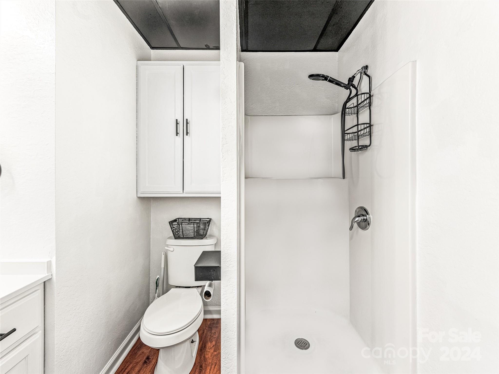 King's Court - Residential