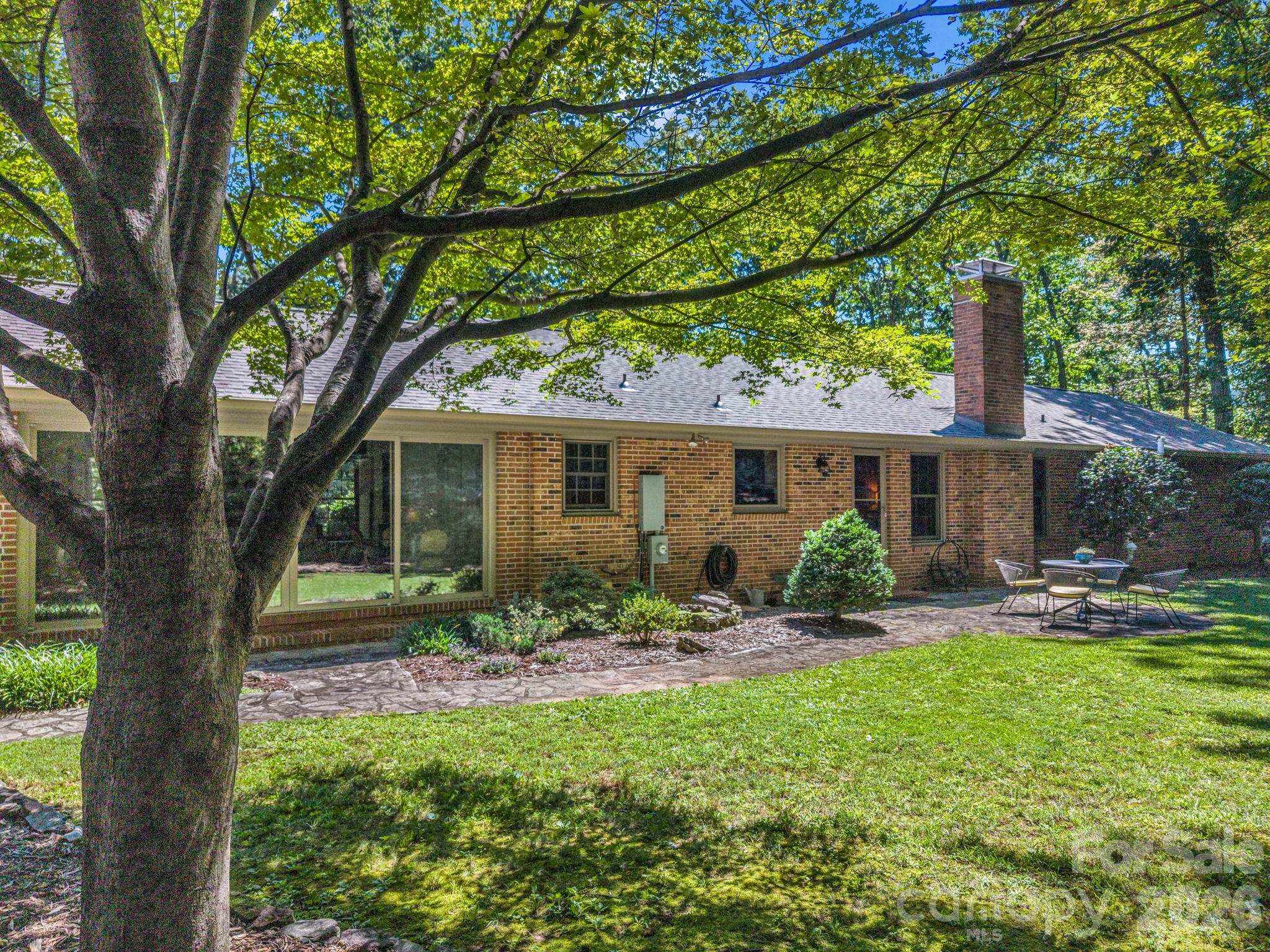 280 Overlook Circle