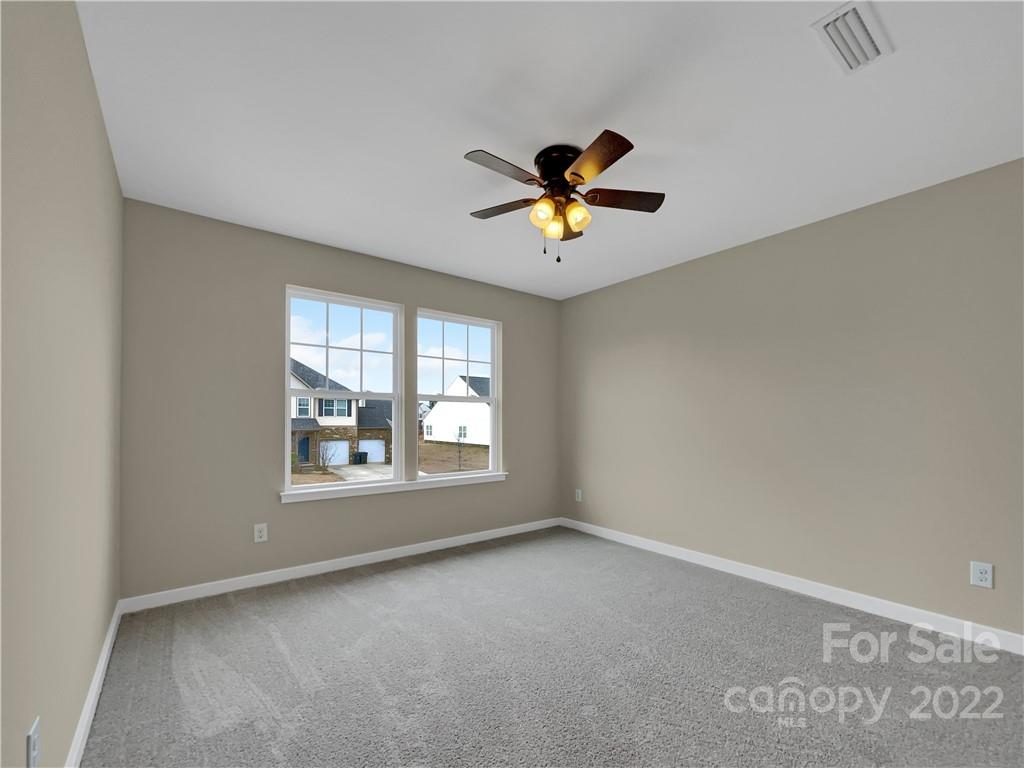 Ellis Pond - Residential