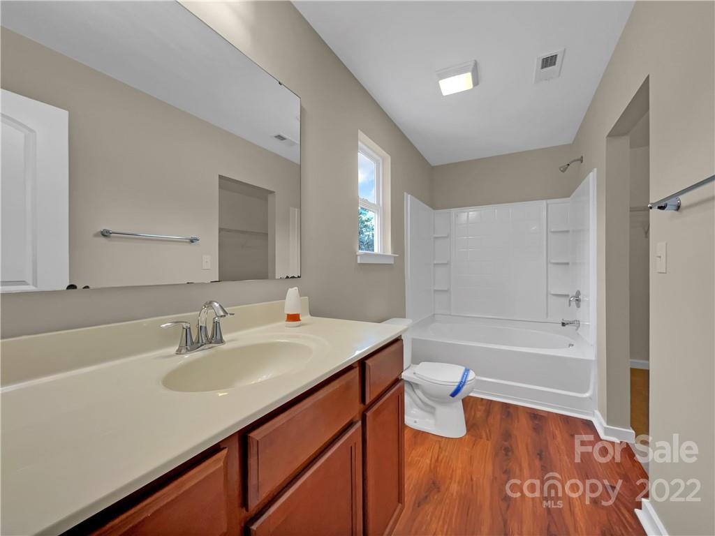 Ellis Pond - Residential