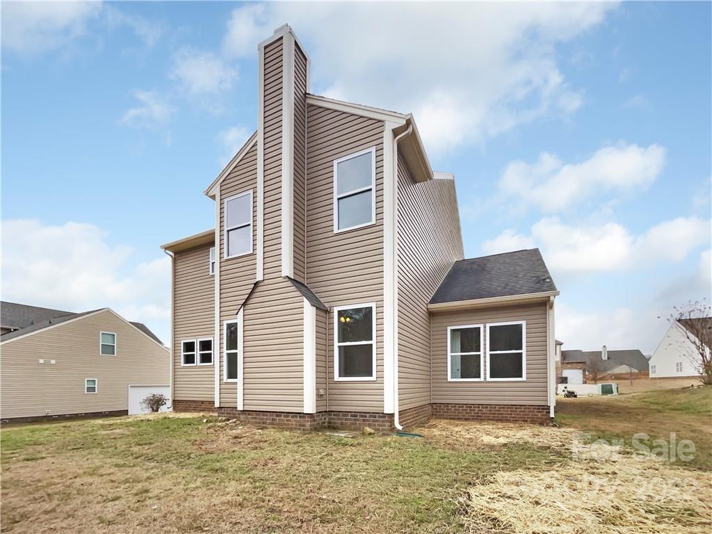 Ellis Pond - Residential