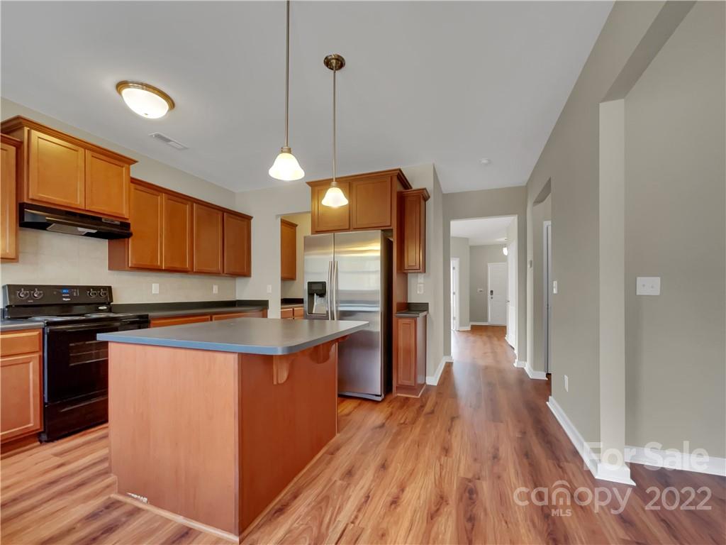 Ellis Pond - Residential