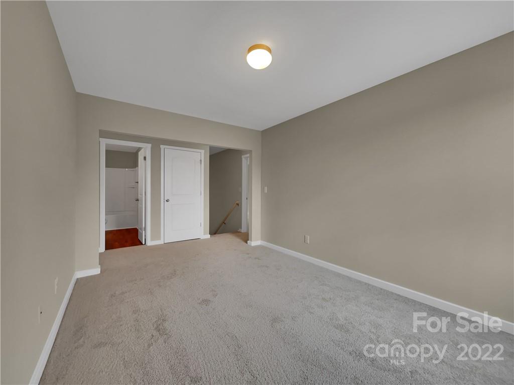 Ellis Pond - Residential