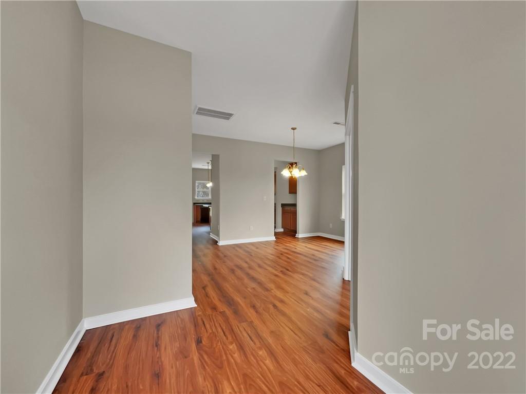 Ellis Pond - Residential