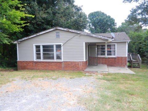 Photo for 110 E Hilltop Drive