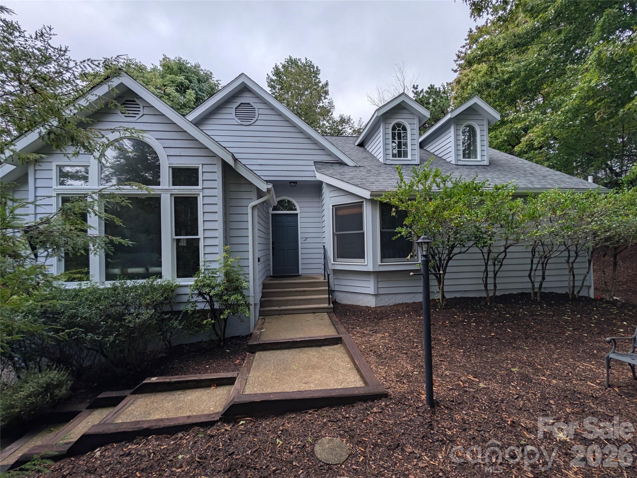 212 Ridgeway Road