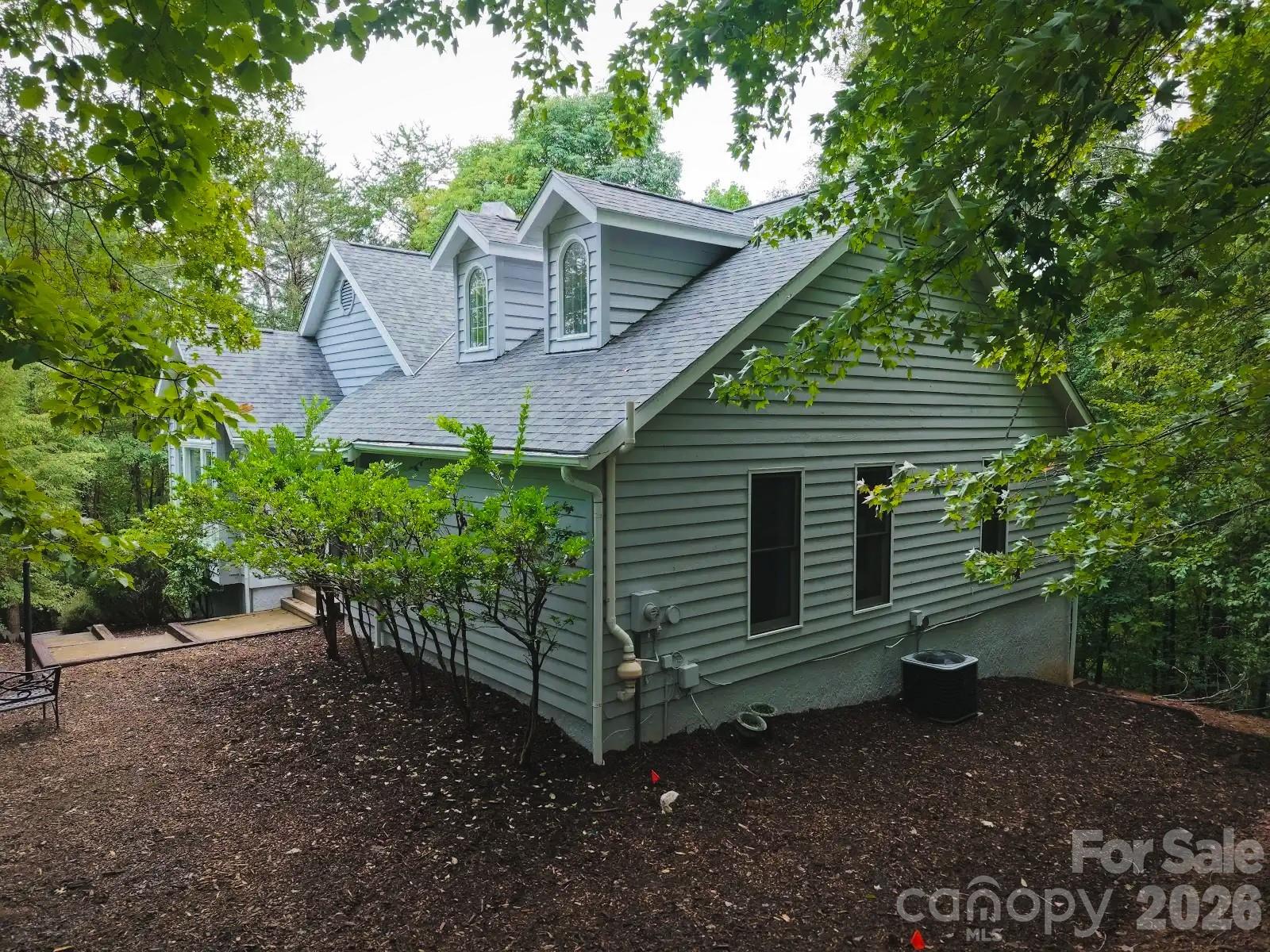 212 Ridgeway Road