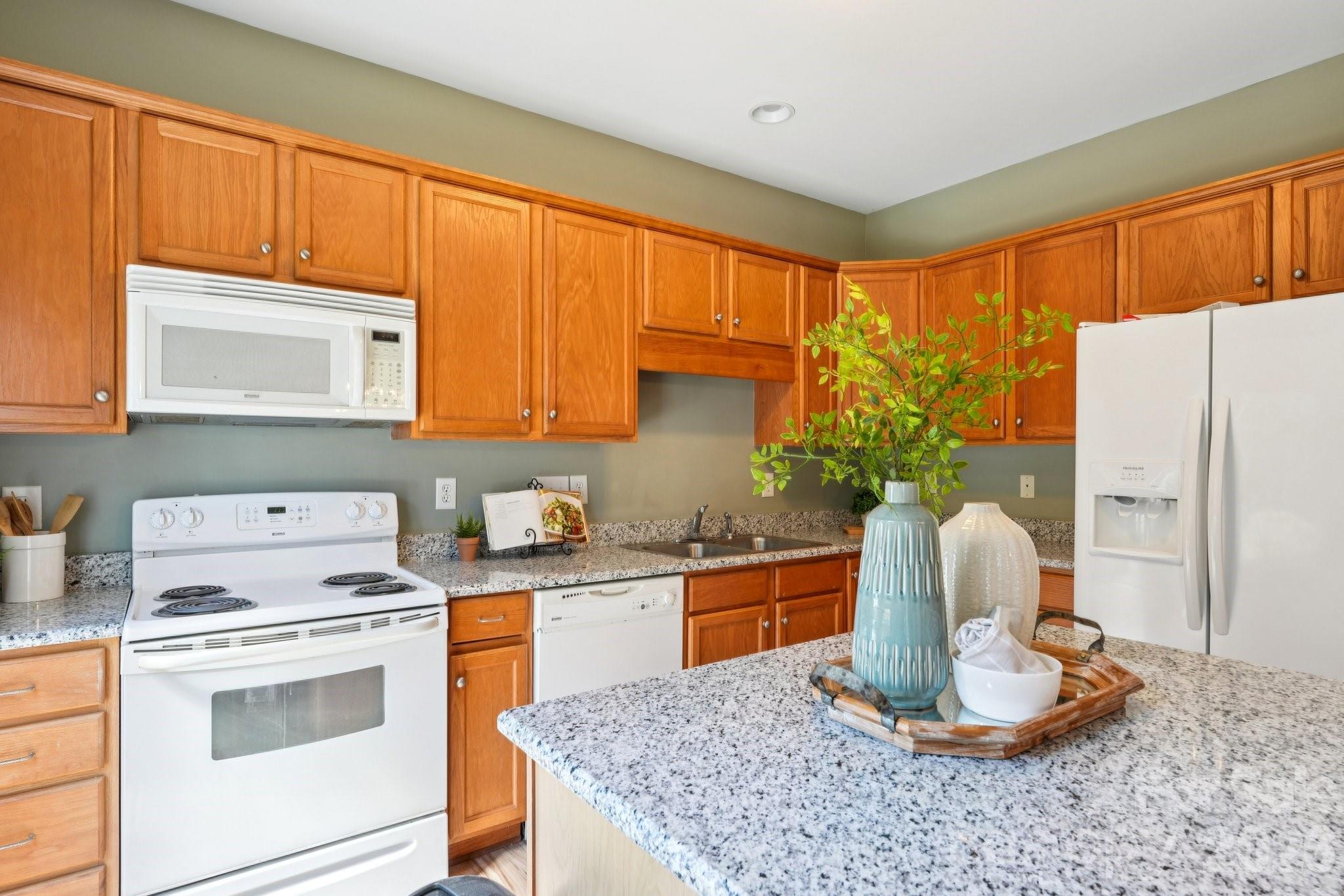 Towne Square Townhomes At Regent Park - Residential