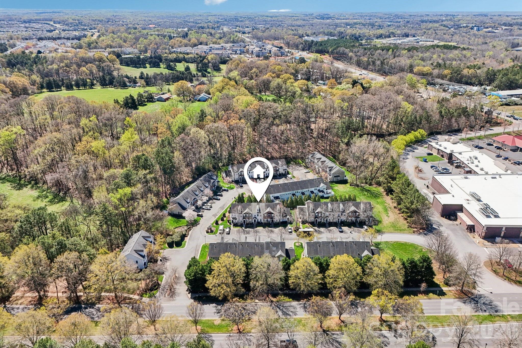Towne Square Townhomes At Regent Park - Residential