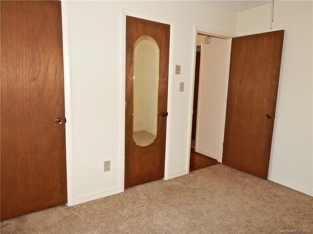 Royal Pines - Residential