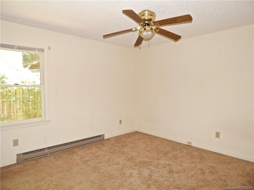 Royal Pines - Residential