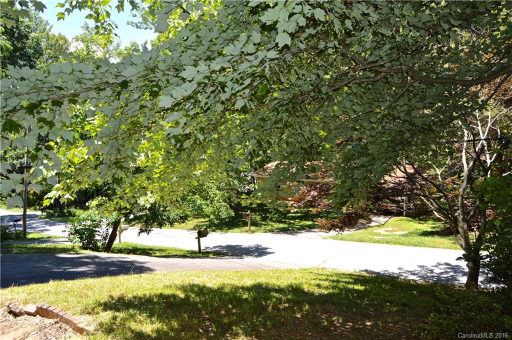 Royal Pines - Residential