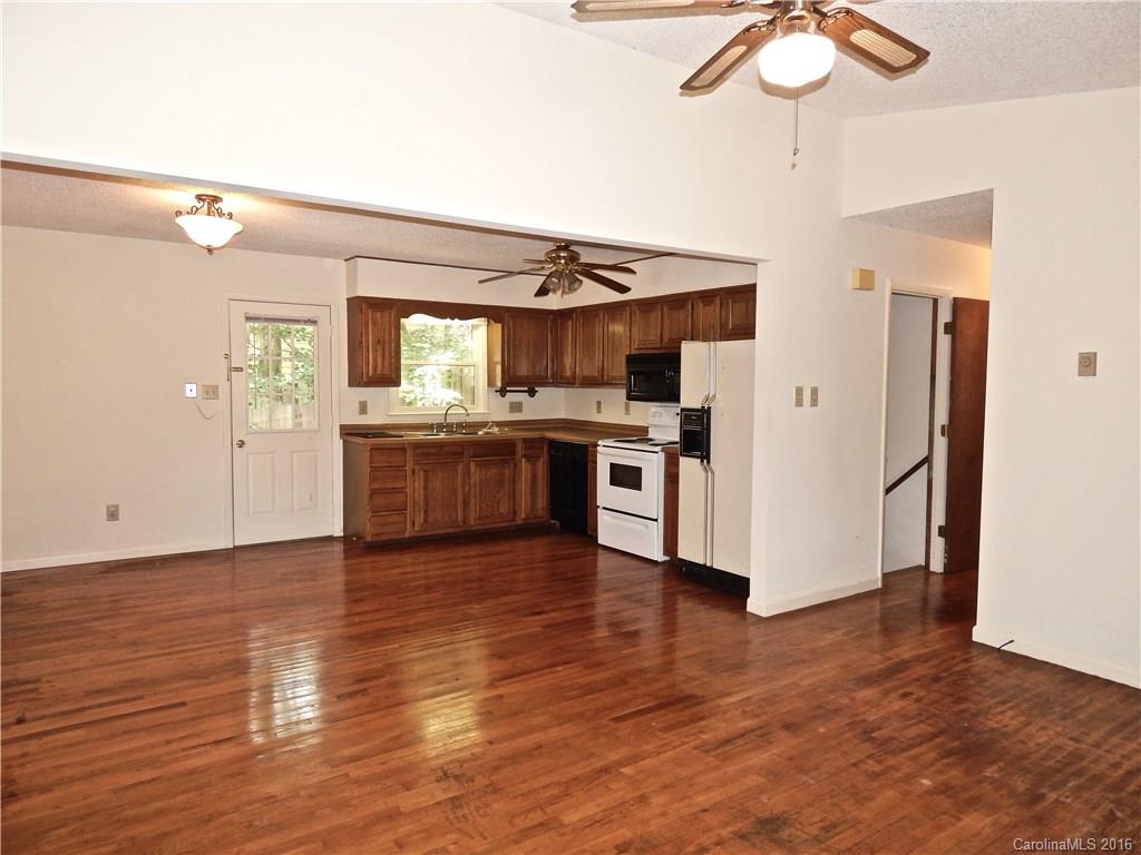 Royal Pines - Residential