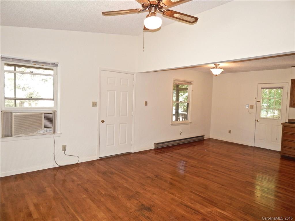 Royal Pines - Residential