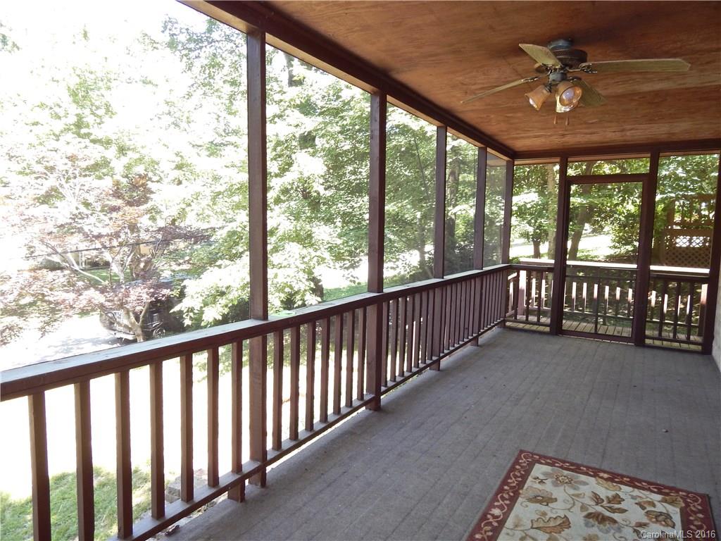 Royal Pines - Residential