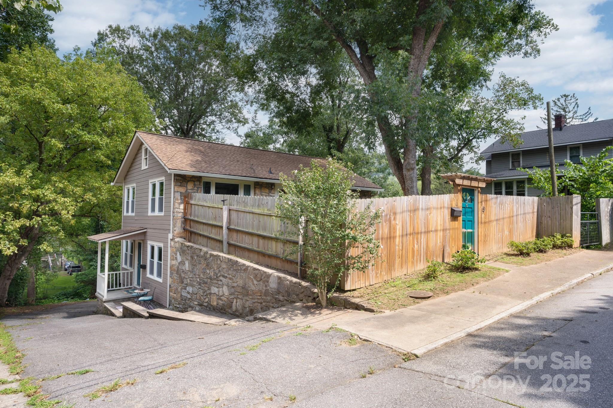 9 Linden Avenue