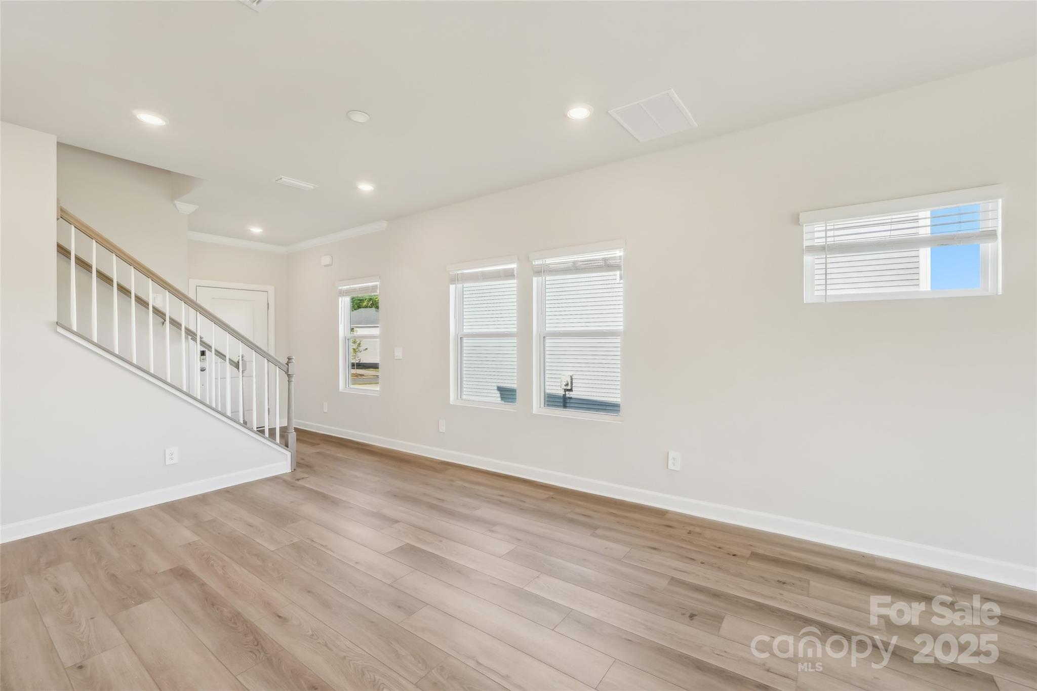 1305 30TH Street Lane NE