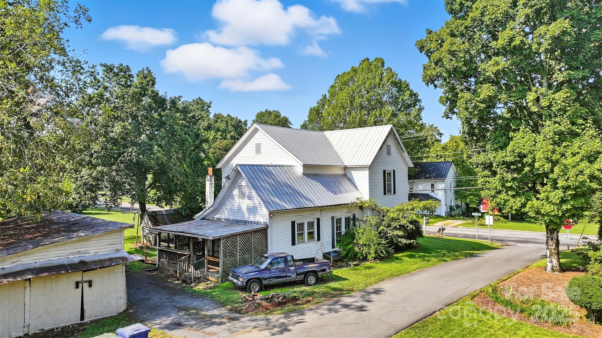 823 N Main Street