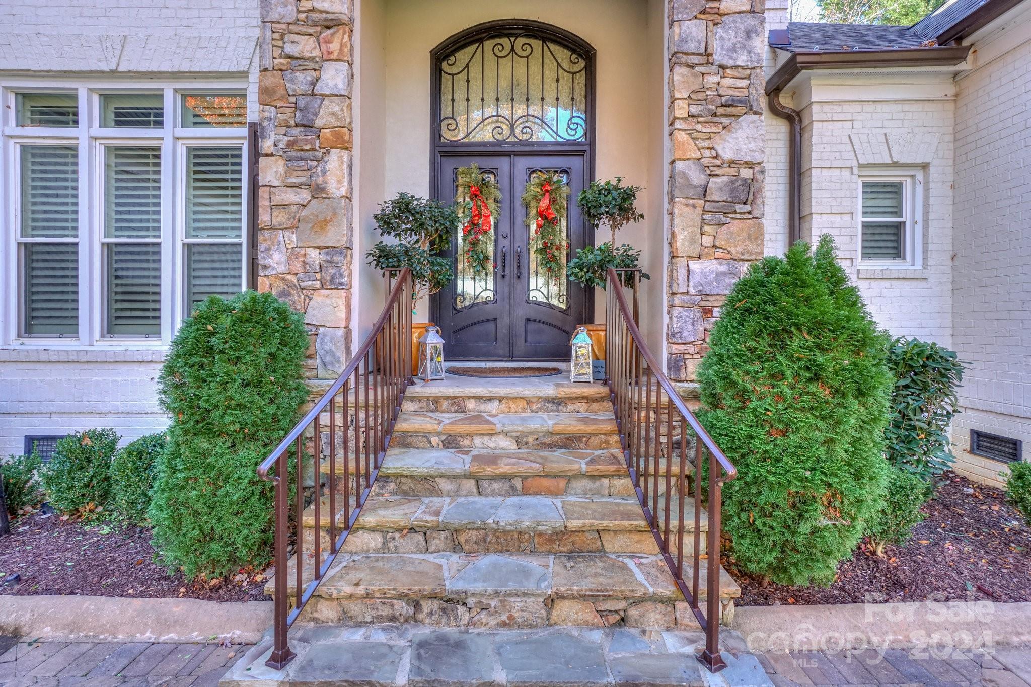 The Peninsula - Residential