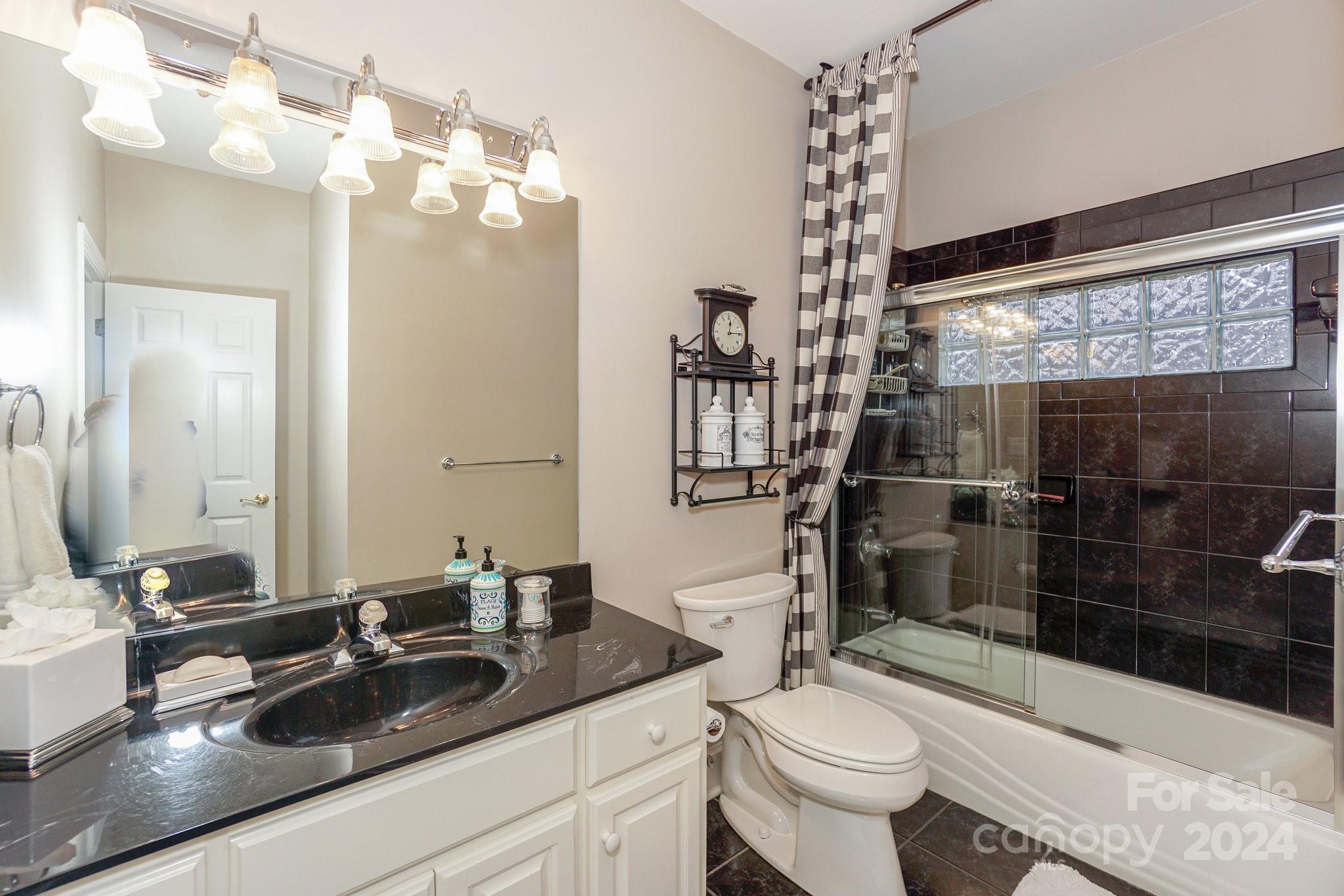 The Peninsula - Residential