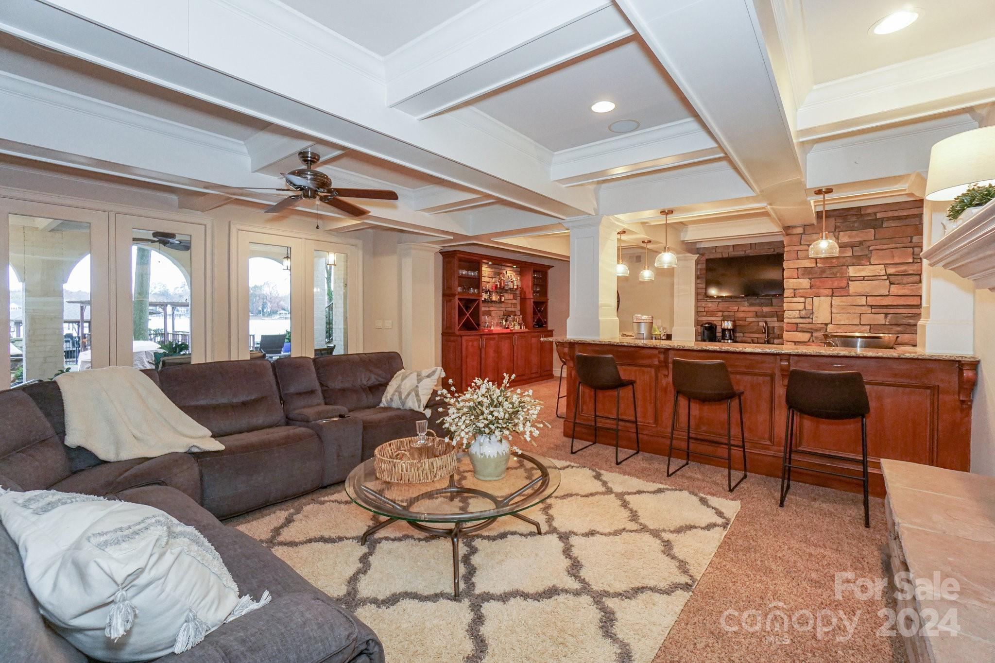 The Peninsula - Residential