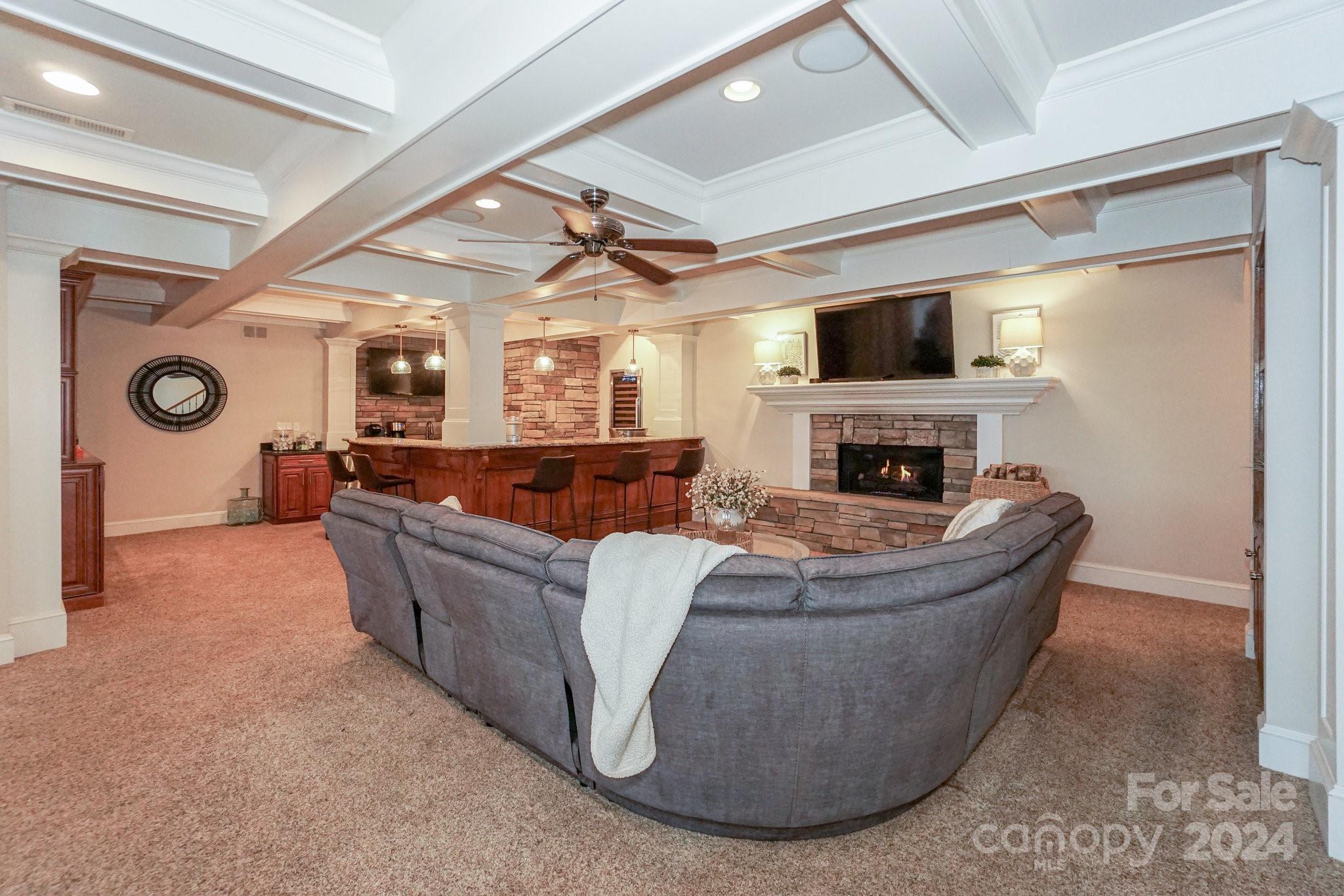 The Peninsula - Residential