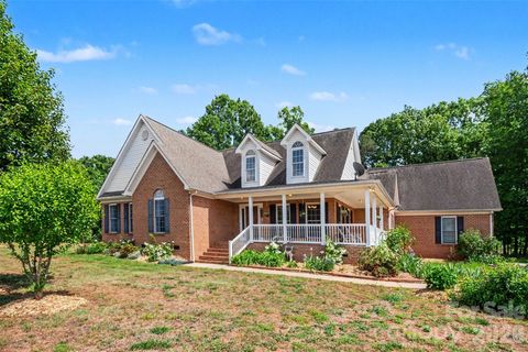 Photo of 112 Hancock Crossing, Clover, SC 29710 (MLS # 4371556)