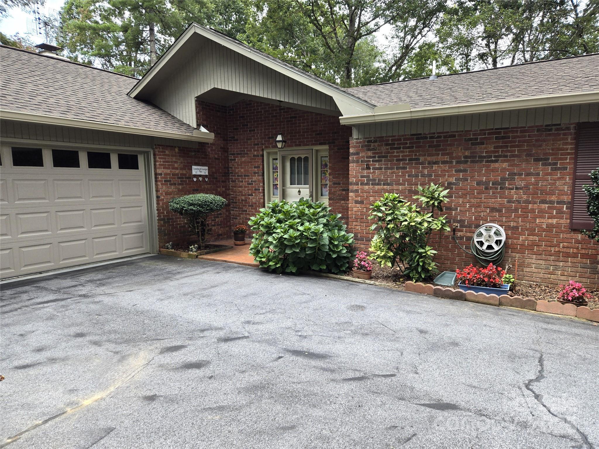4 Dunean Lane