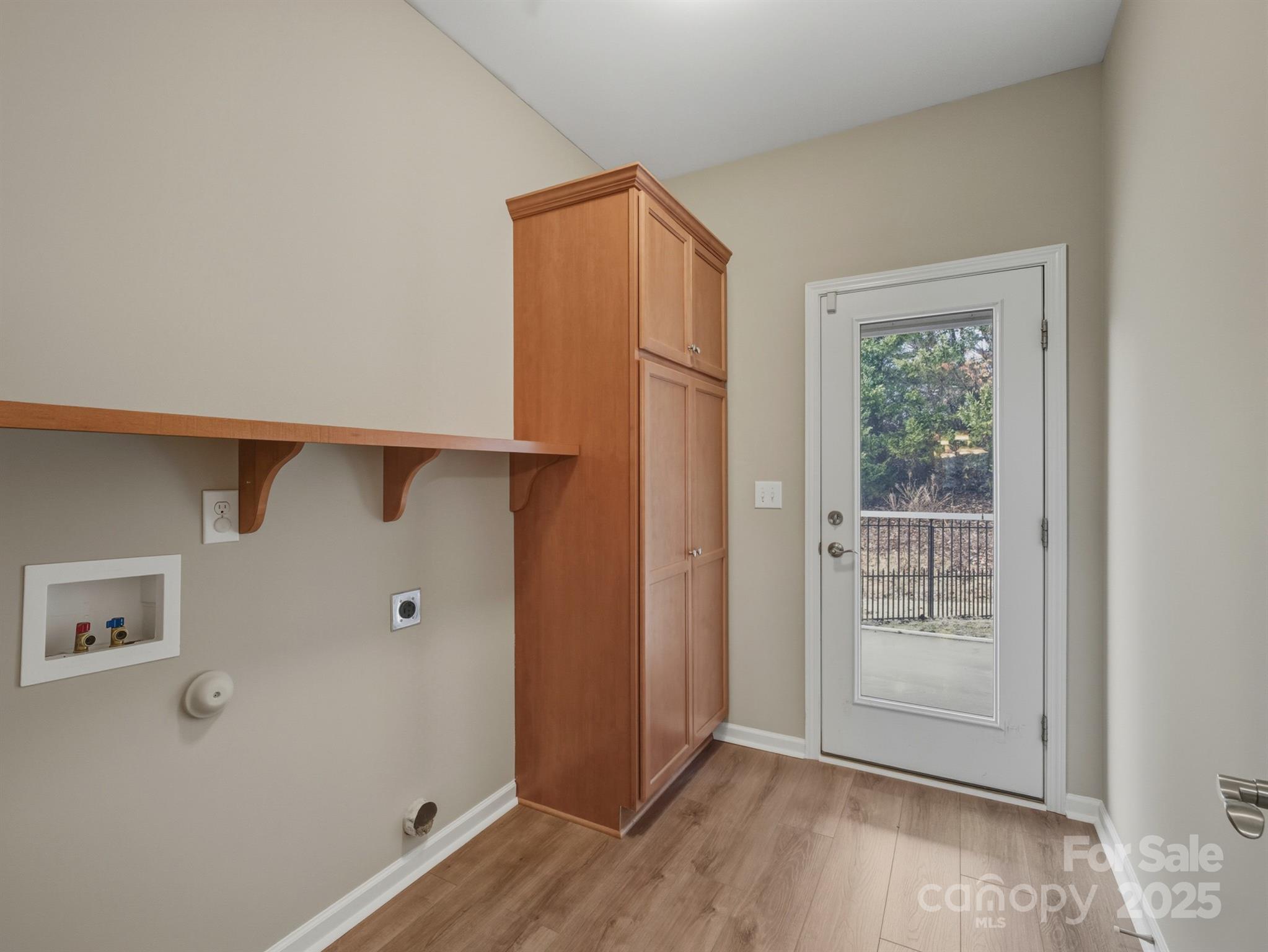 Newport Lakes - Residential