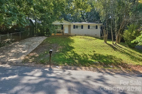 Photo of 301 Edgegreen Drive, Charlotte, NC 28217 (MLS # 4435291)