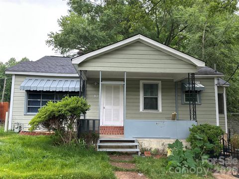 Photo of 3101 Ridge Avenue, Charlotte, NC 28208 (MLS # 4391749)