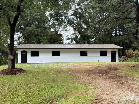Photo of 902 & 904 8th Avenue SW, Conover, NC 28613 (MLS # 4309107)