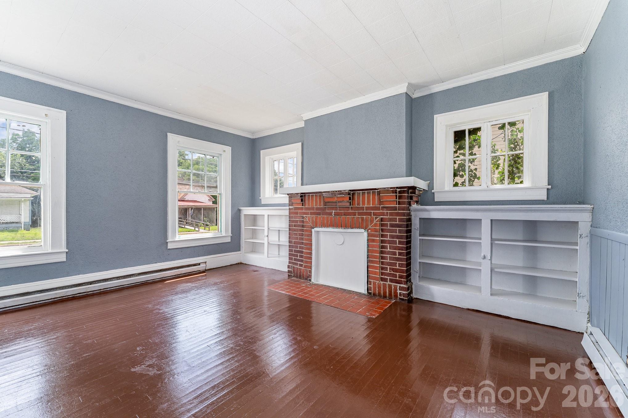 604 Wentworth Street