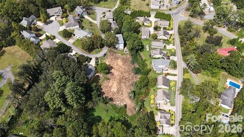 18 Village East Court Asheville NC 28805