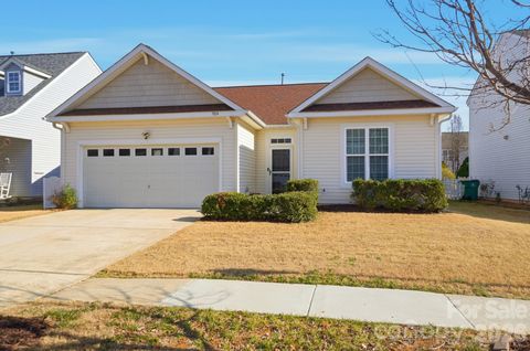 Photo of 9814 Forest Run Lane, Charlotte, NC 28277 (MLS # 4338201)