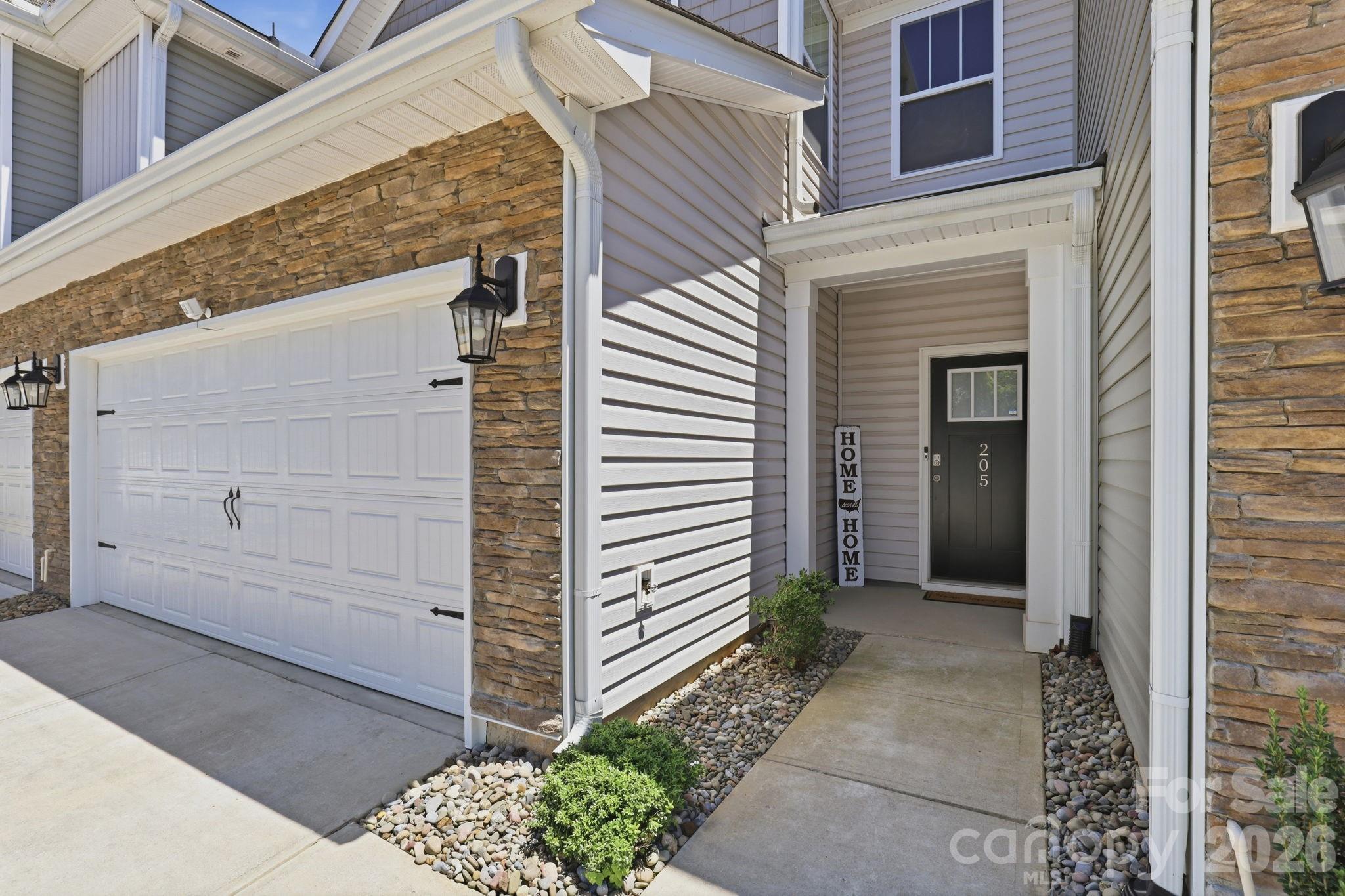 205 Reynard Trail
