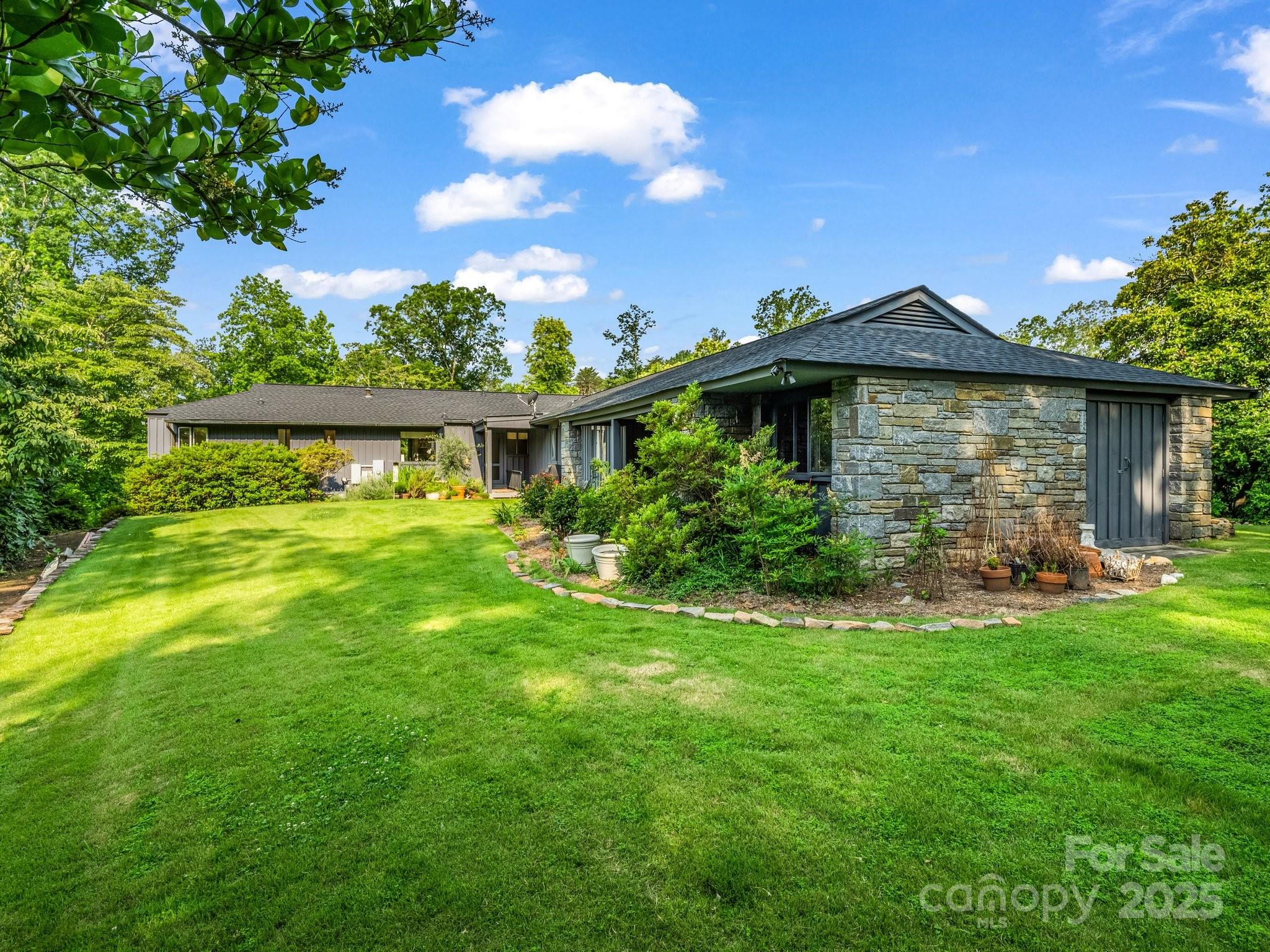 11 Hearthstone Lane