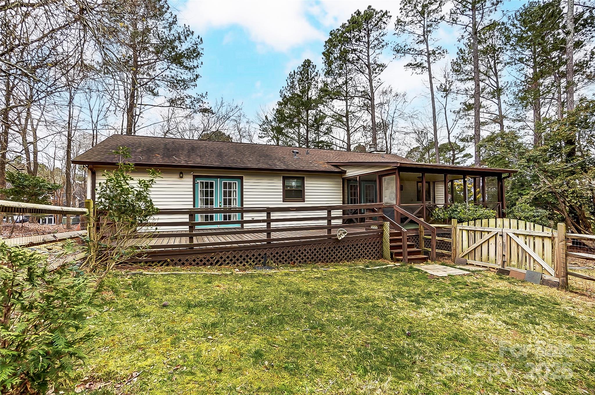 Tega Cay - Residential