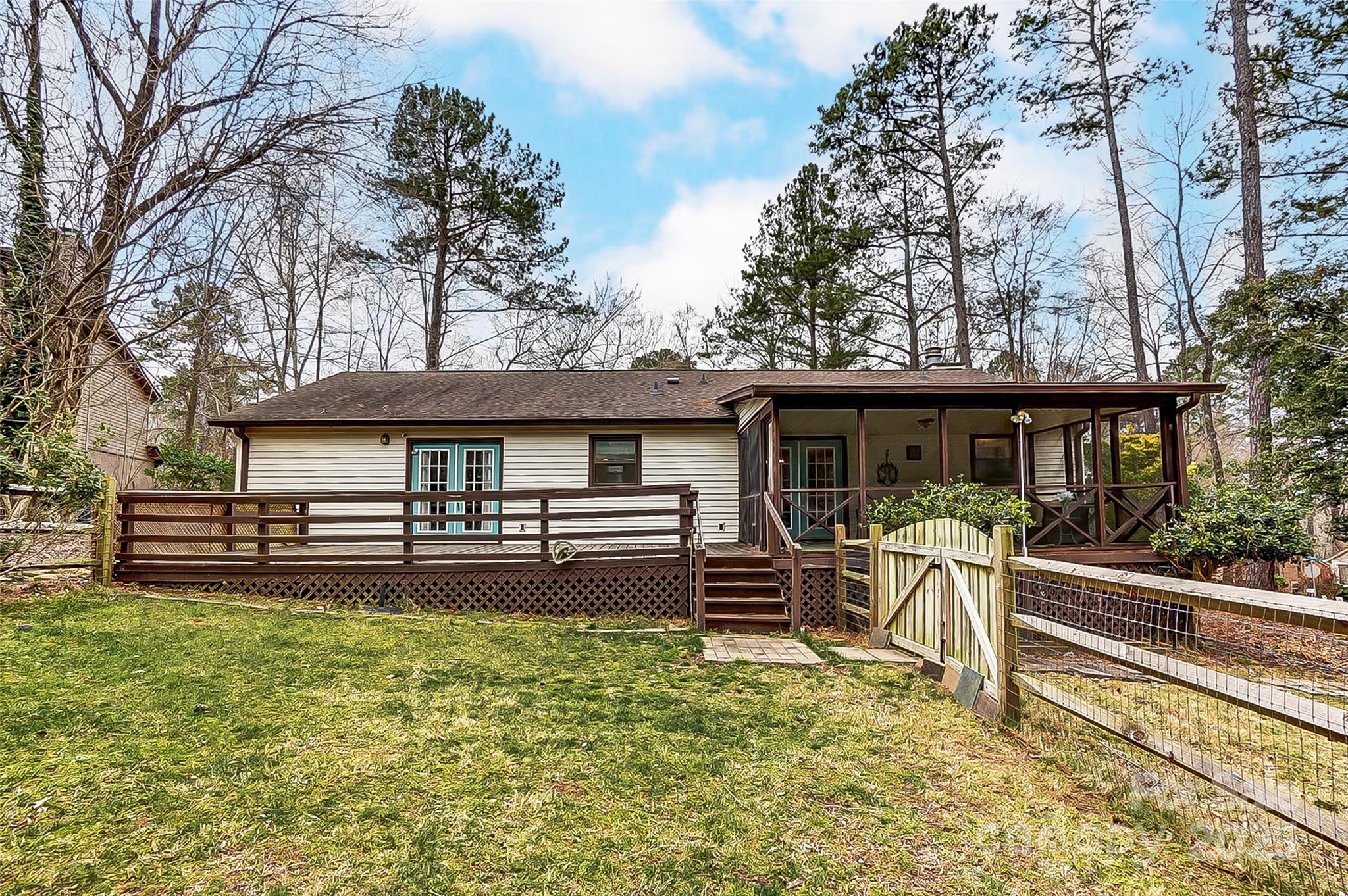 Tega Cay - Residential